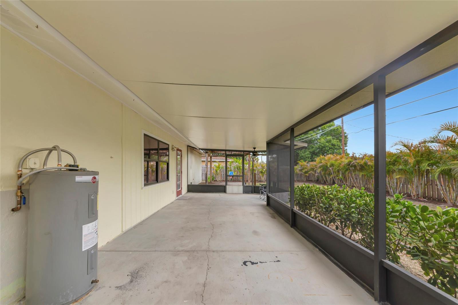 Image 23 of 30 For 2529 Golden Poinciana Place