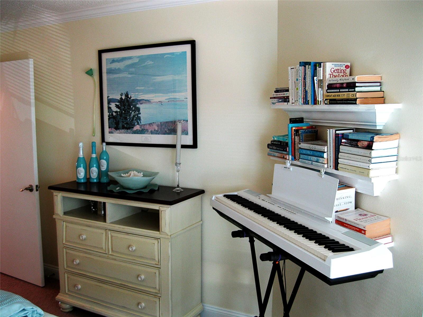 Image 15 of 32 For 876 Audubon Drive 876