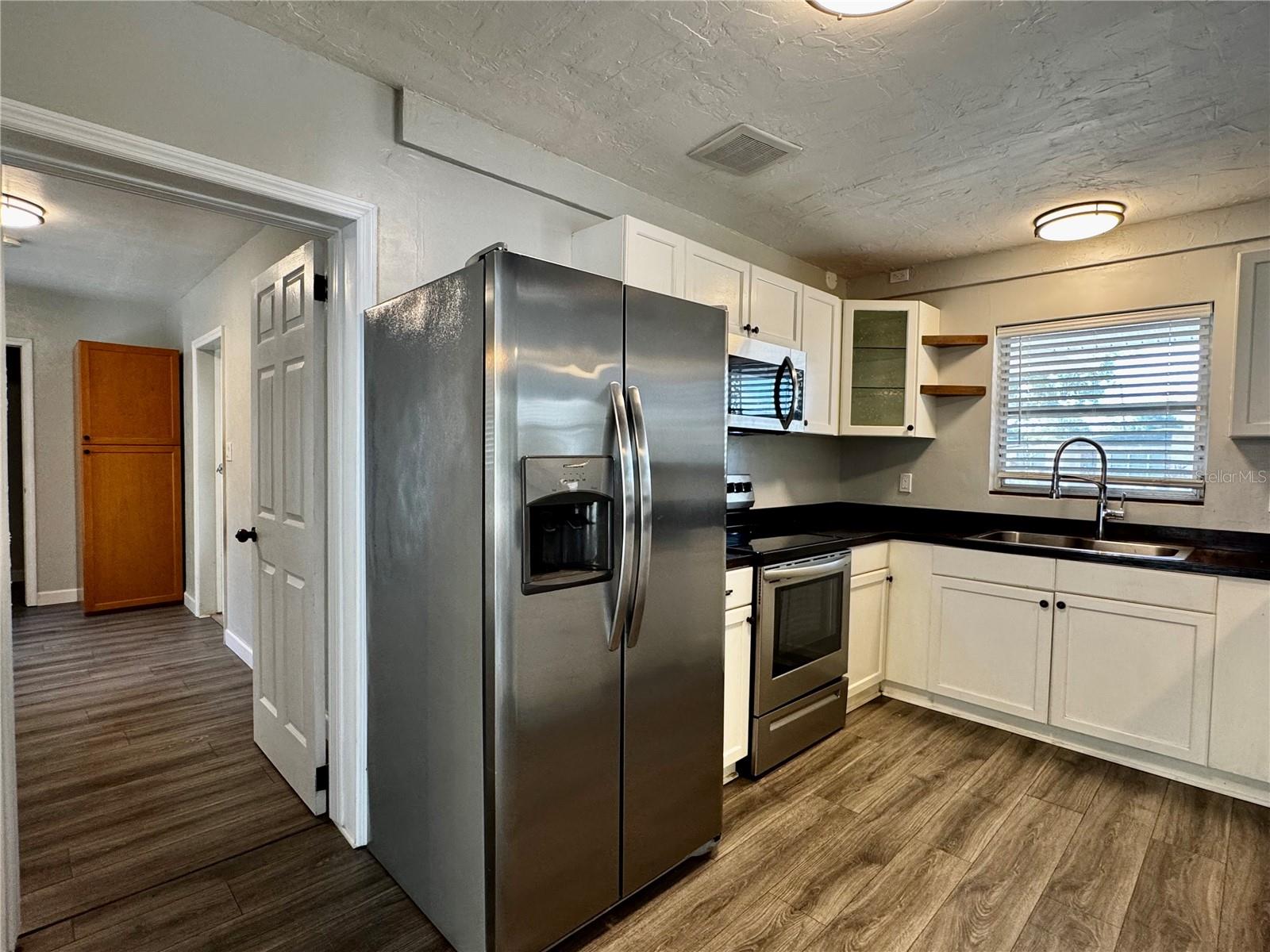 Image 5 of 15 For 2624 Sunnybrook Drive