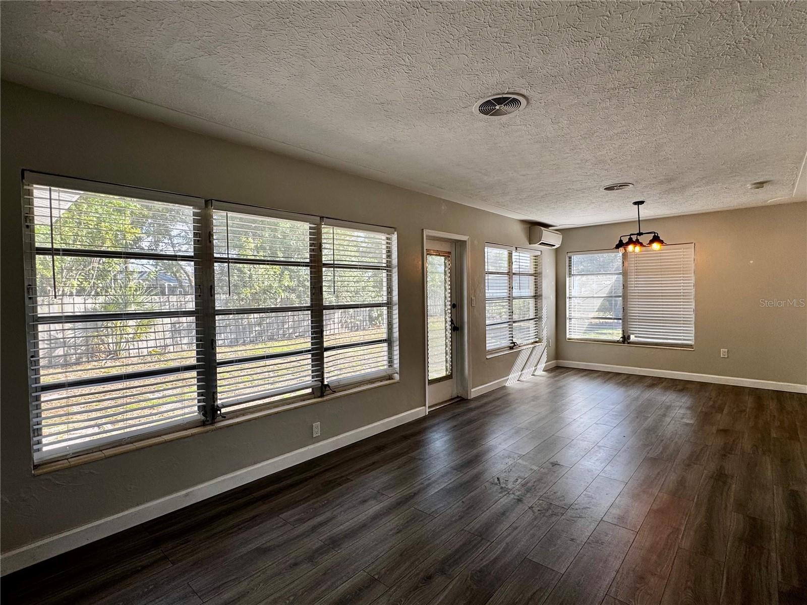 Image 7 of 15 For 2624 Sunnybrook Drive