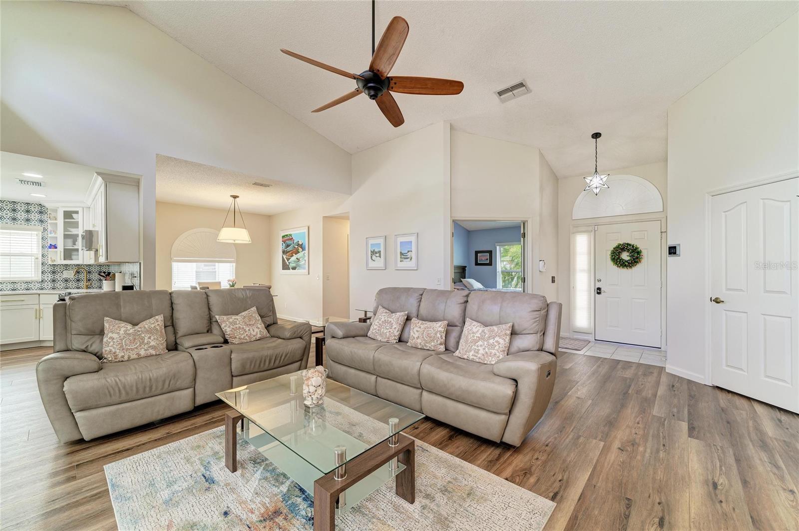 Image 10 of 57 For 1007 50th Street E