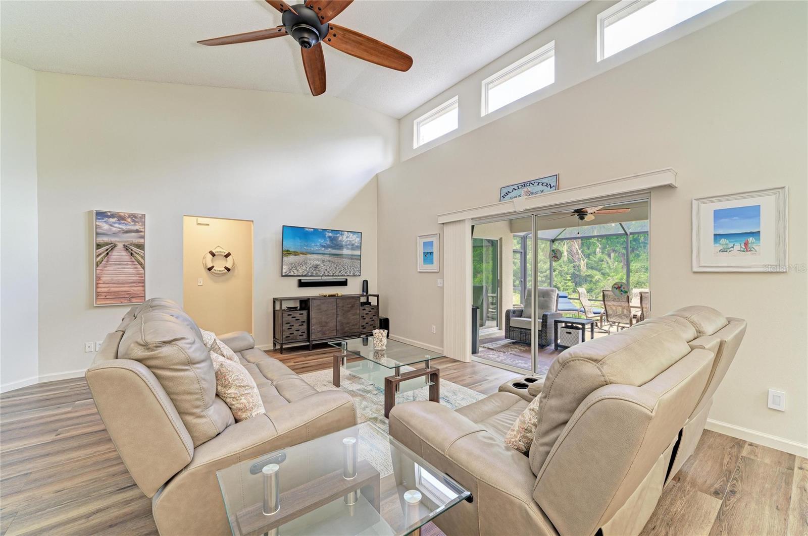 Image 11 of 57 For 1007 50th Street E