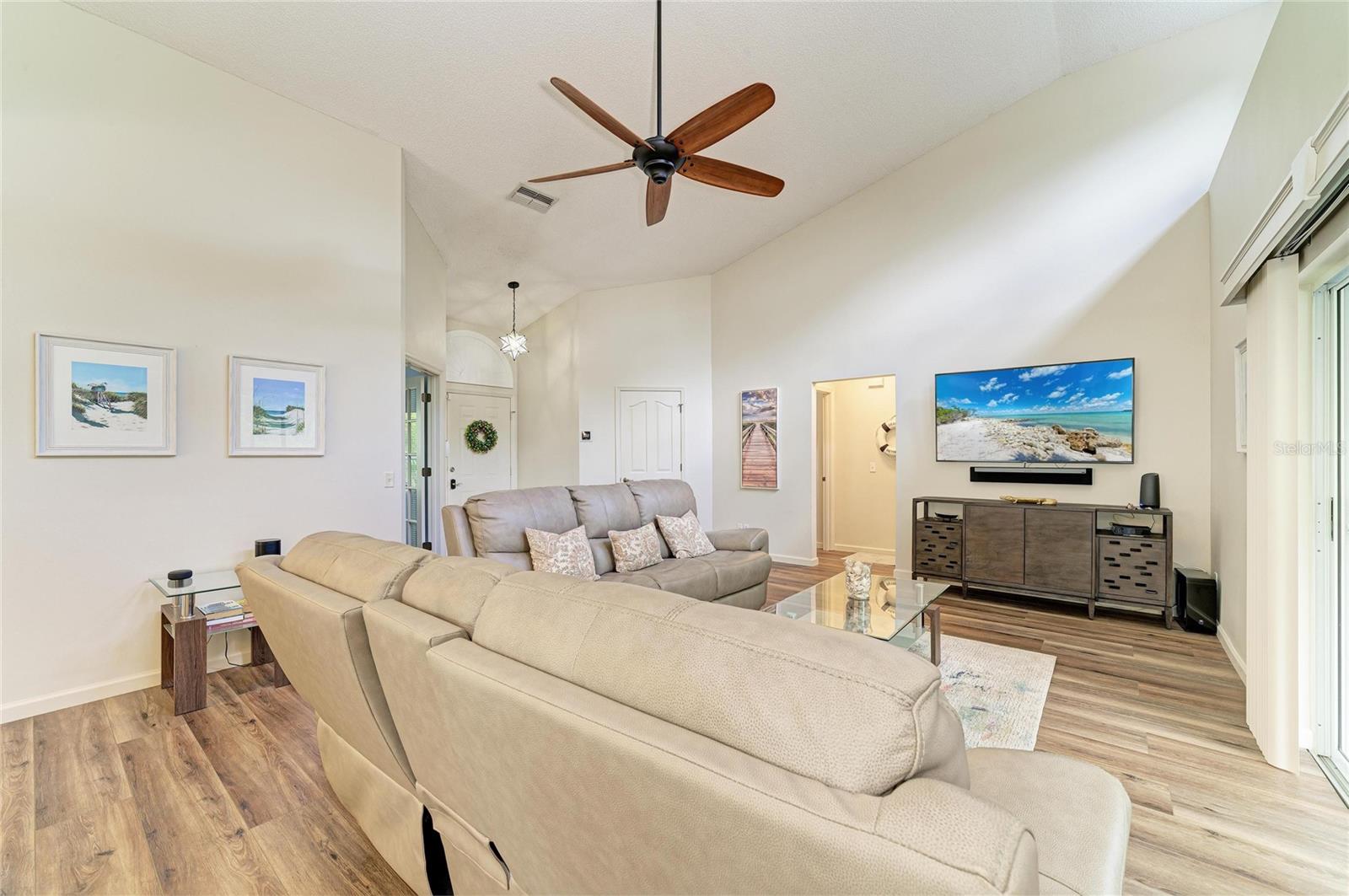 Image 12 of 57 For 1007 50th Street E