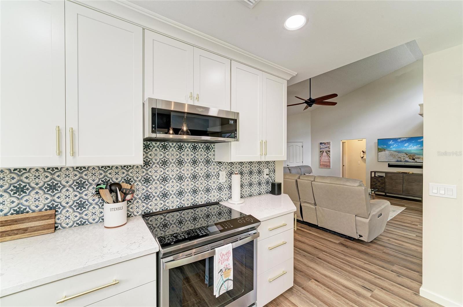 Image 18 of 57 For 1007 50th Street E