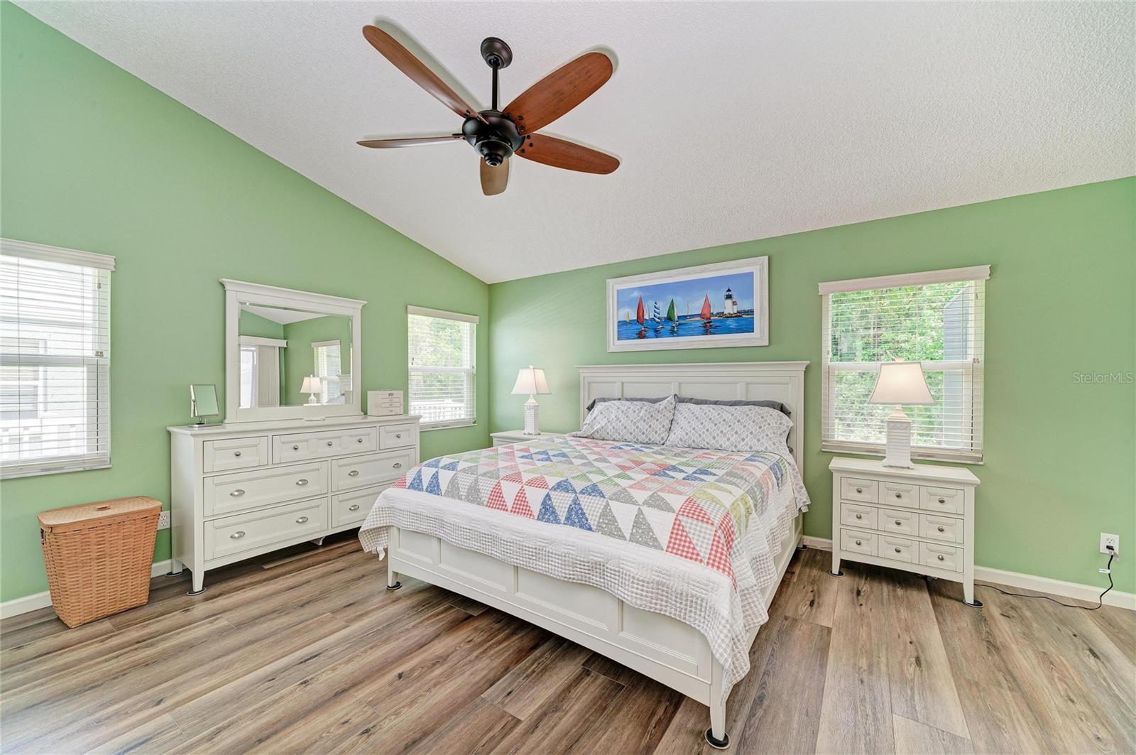 Image 21 of 57 For 1007 50th Street E