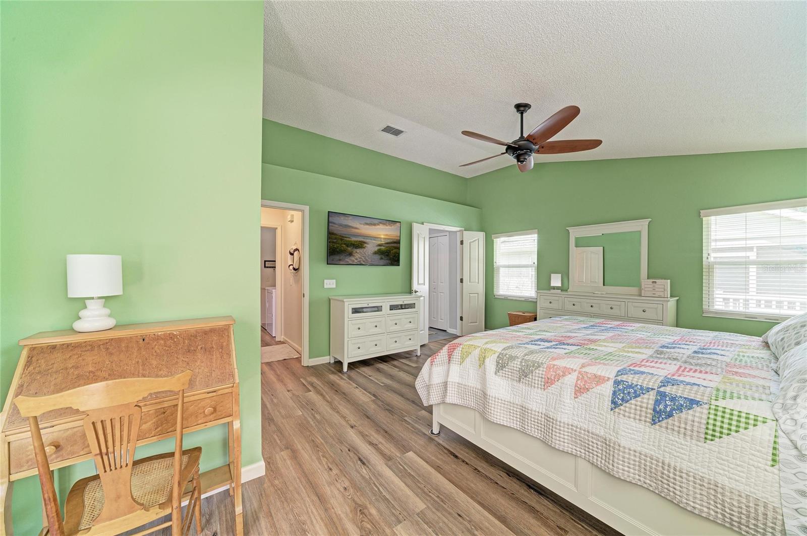 Image 22 of 57 For 1007 50th Street E