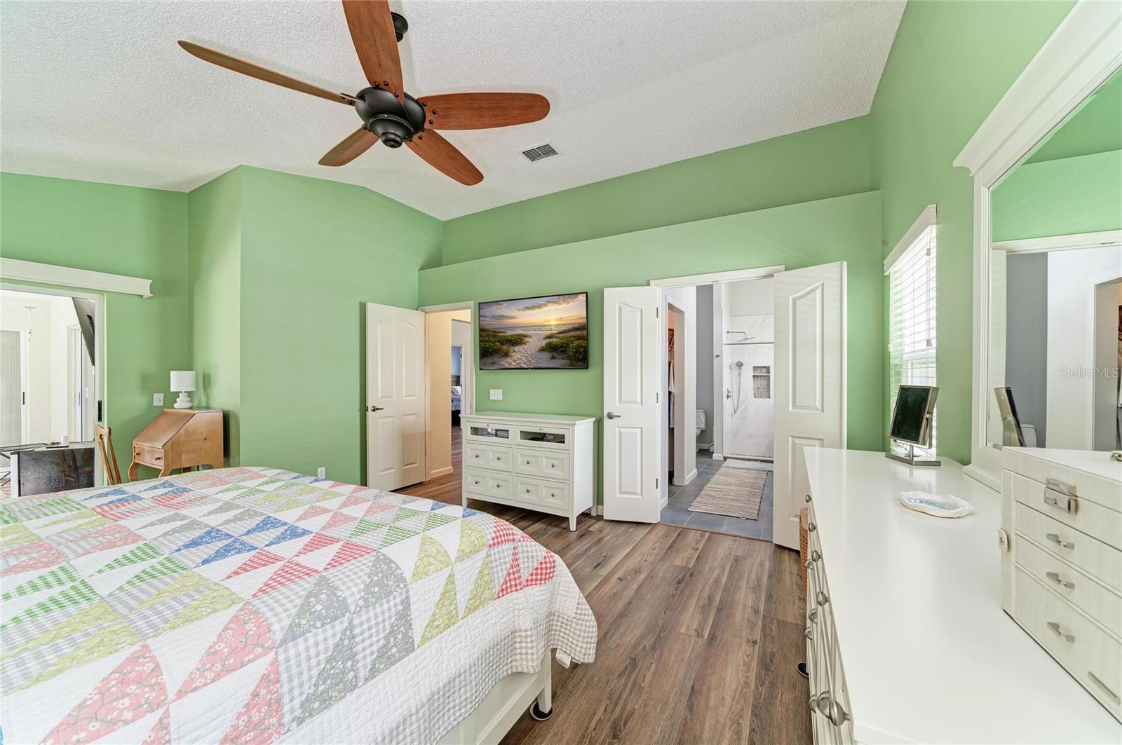 Image 23 of 57 For 1007 50th Street E