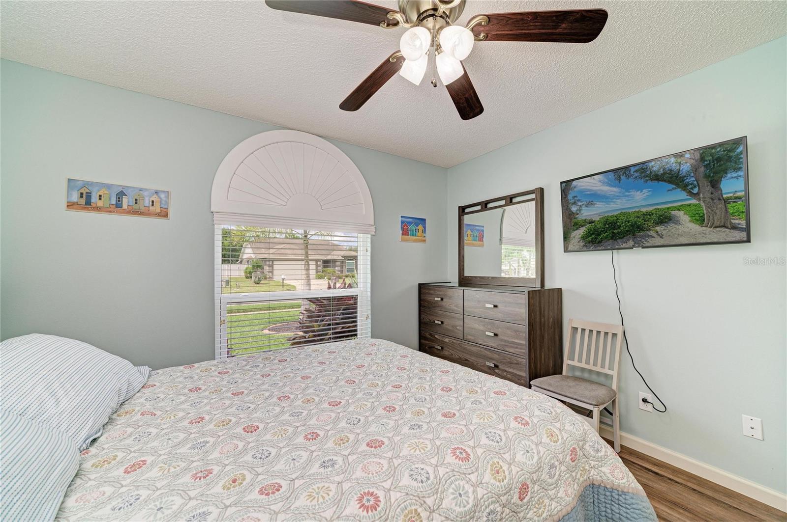 Image 30 of 57 For 1007 50th Street E