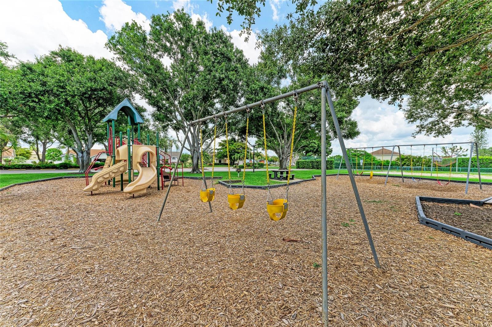 Image 54 of 57 For 1007 50th Street E