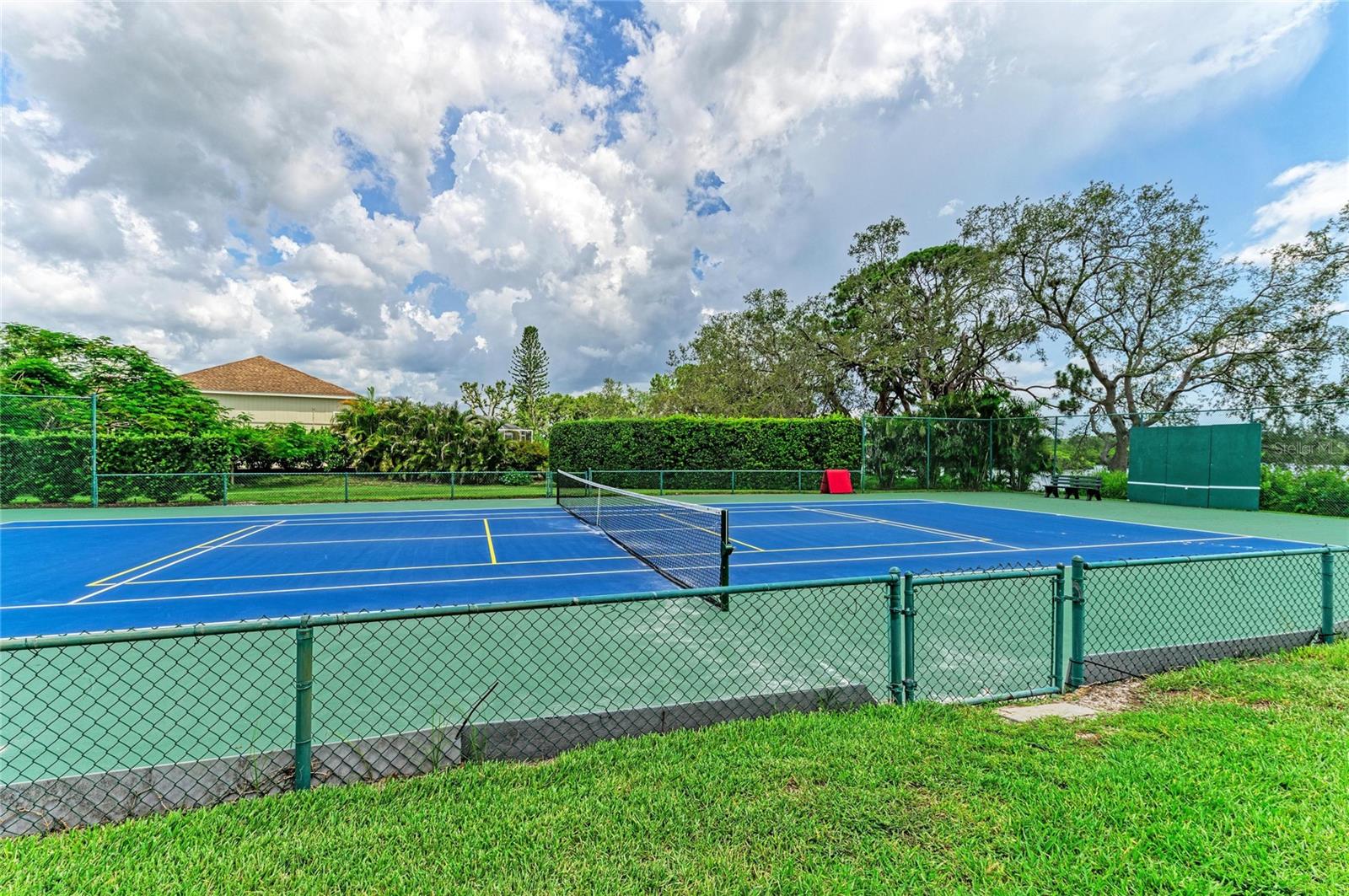 Image 55 of 57 For 1007 50th Street E