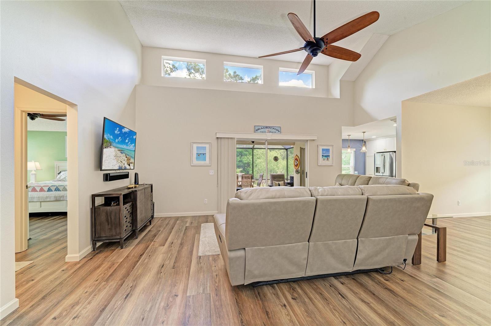 Image 9 of 57 For 1007 50th Street E