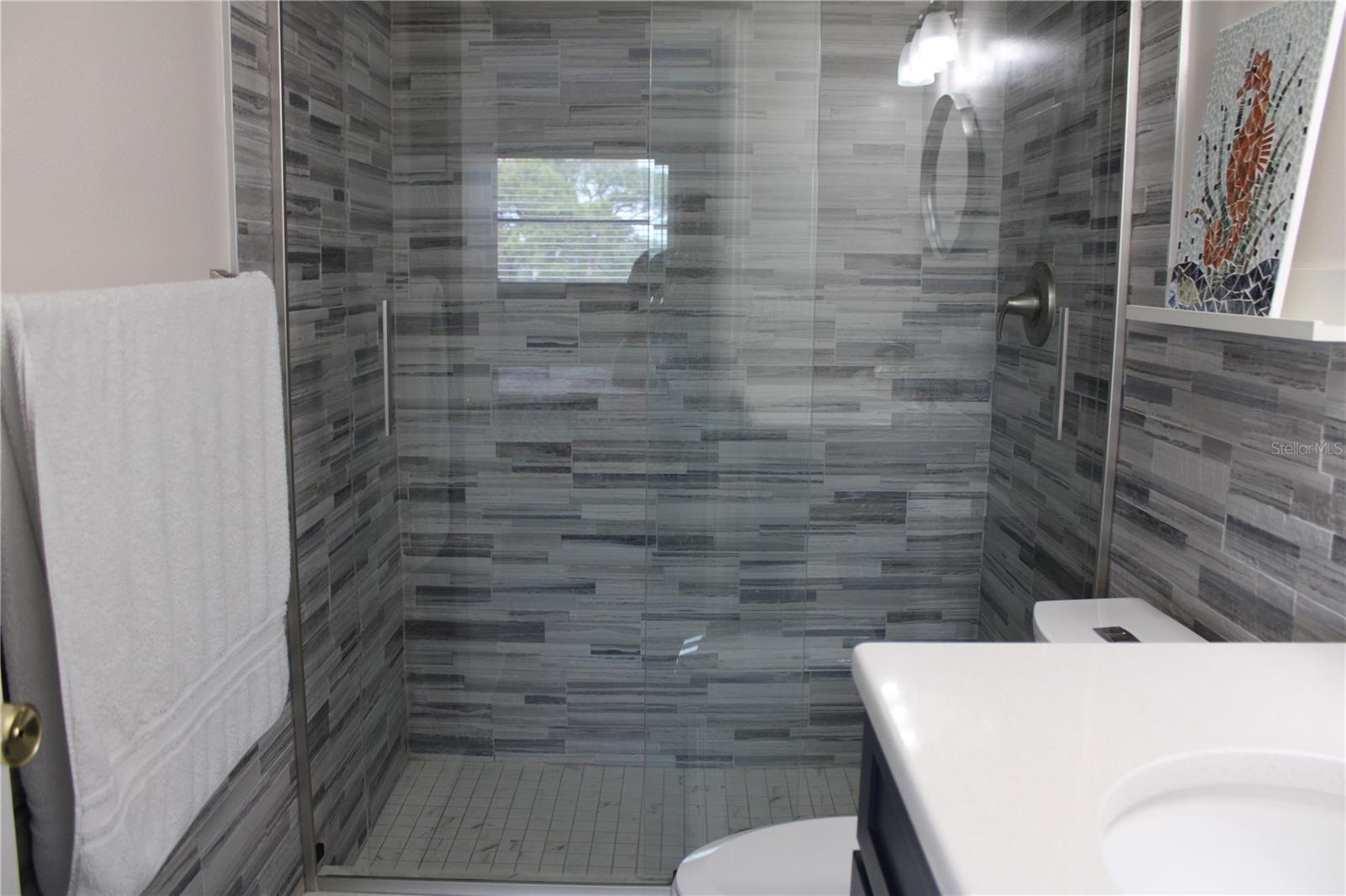 Image 25 of 61 For 4240 Ironwood Circle 404