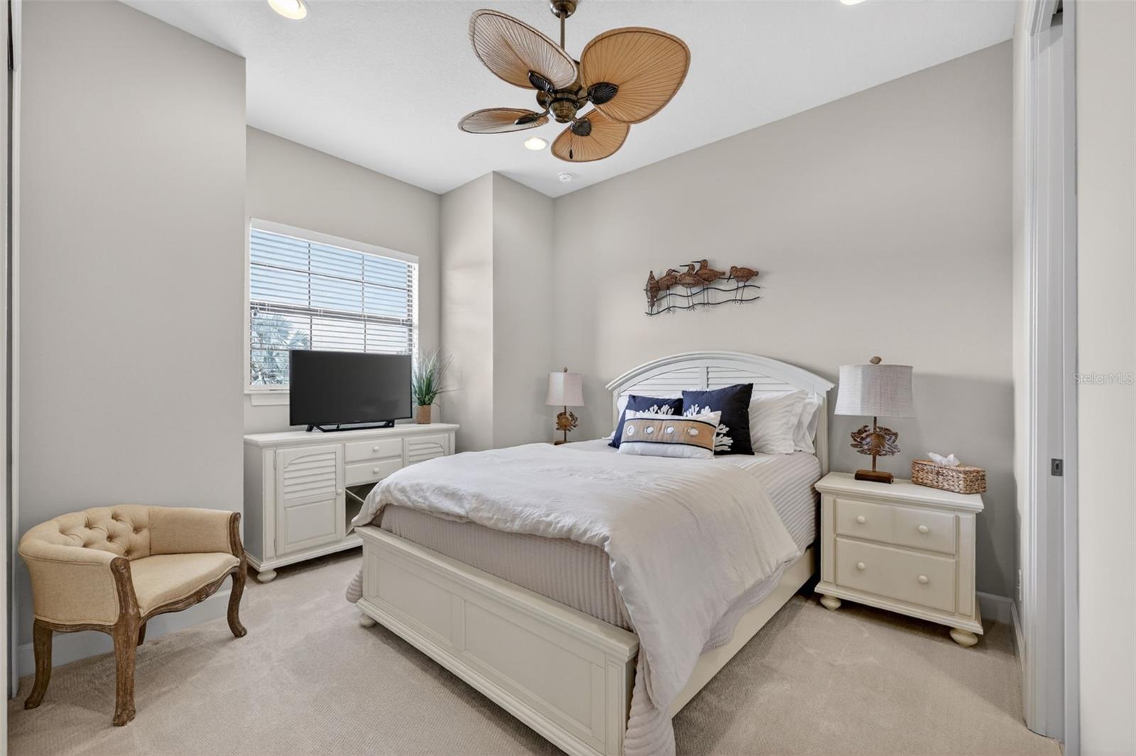 Image 27 of 75 For 13507 Messina Loop 103