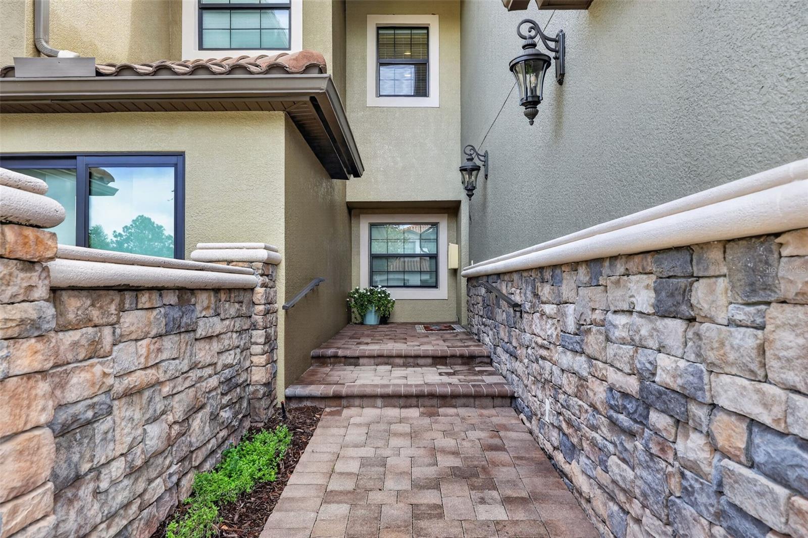 Image 3 of 75 For 13507 Messina Loop 103