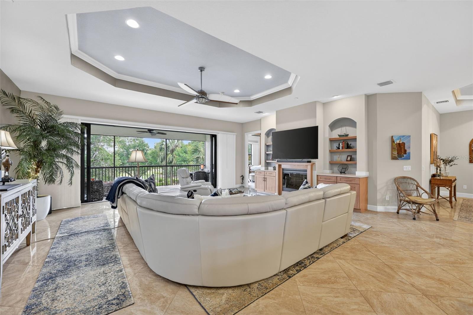 Image 9 of 75 For 13507 Messina Loop 103