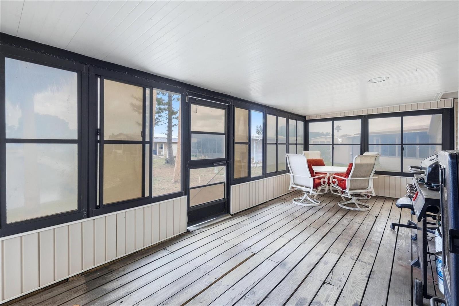 Image 14 of 39 For 6710 36th Avenue E 181