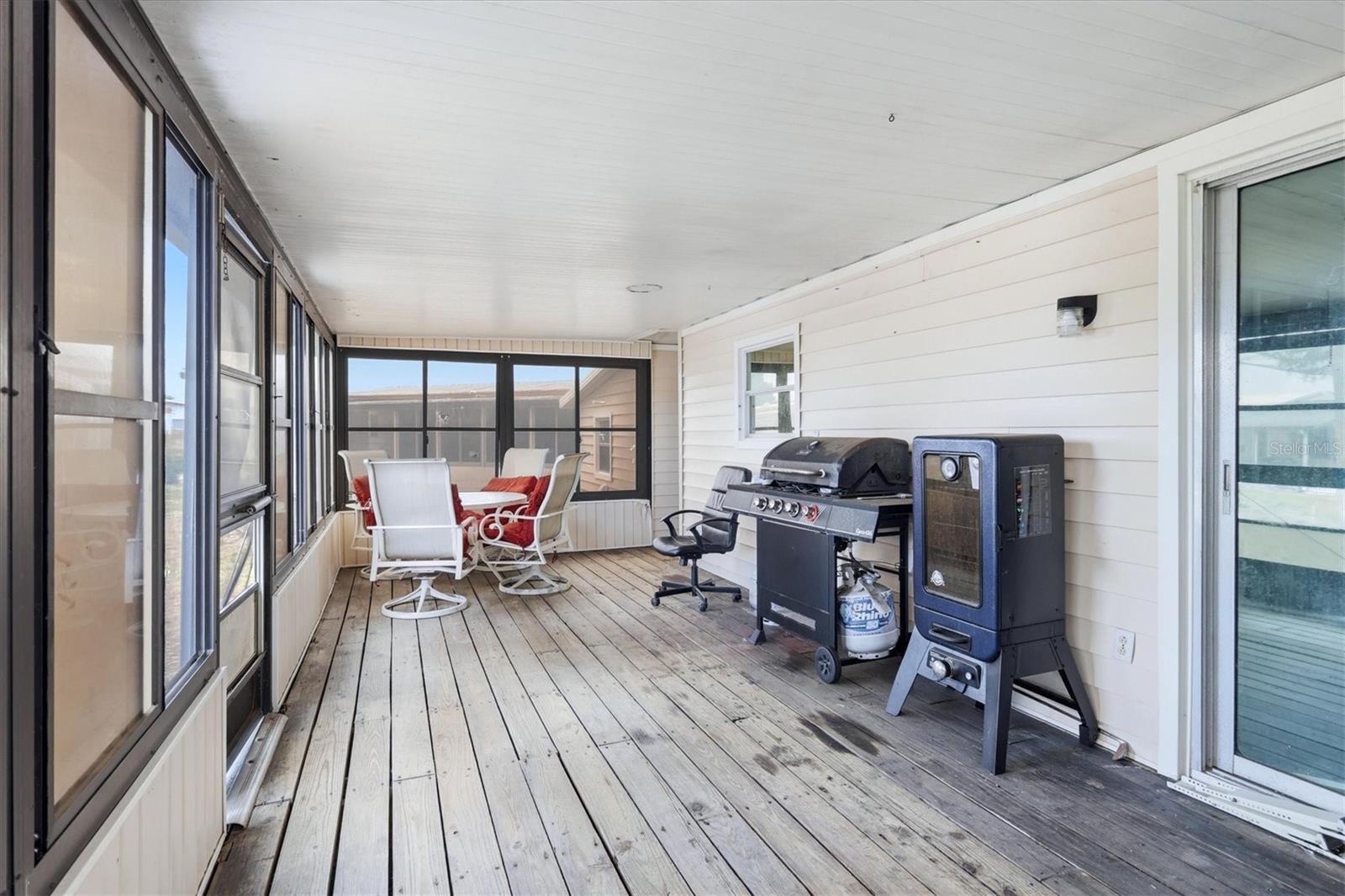 Image 16 of 39 For 6710 36th Avenue E 181