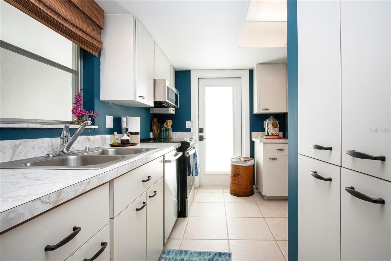 Image 24 of 63 For 3252 Westford Lane 122