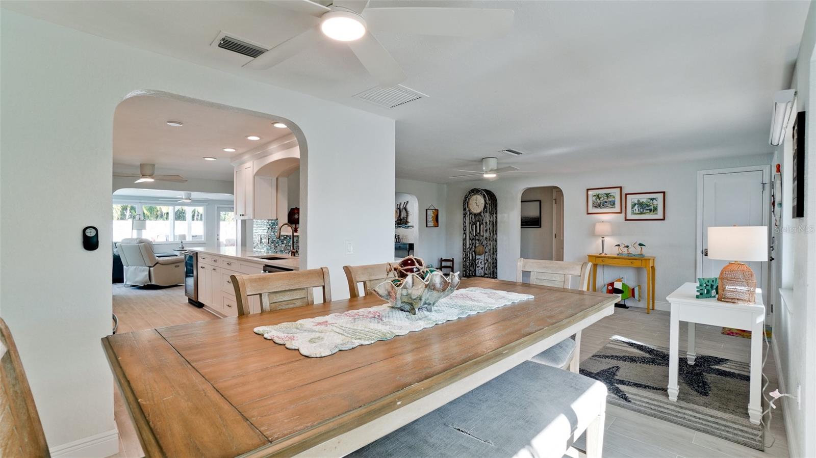 Listing photo id 11 for 504 69th Street