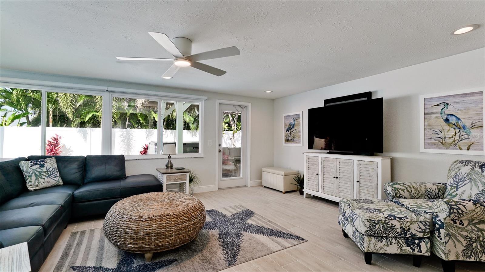 Listing photo id 15 for 504 69th Street