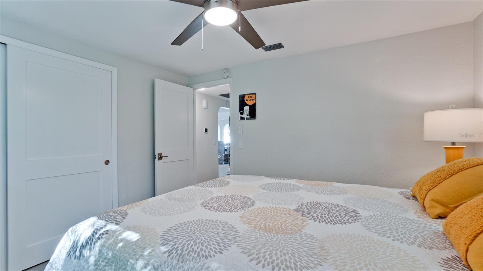 Listing photo id 28 for 504 69th Street