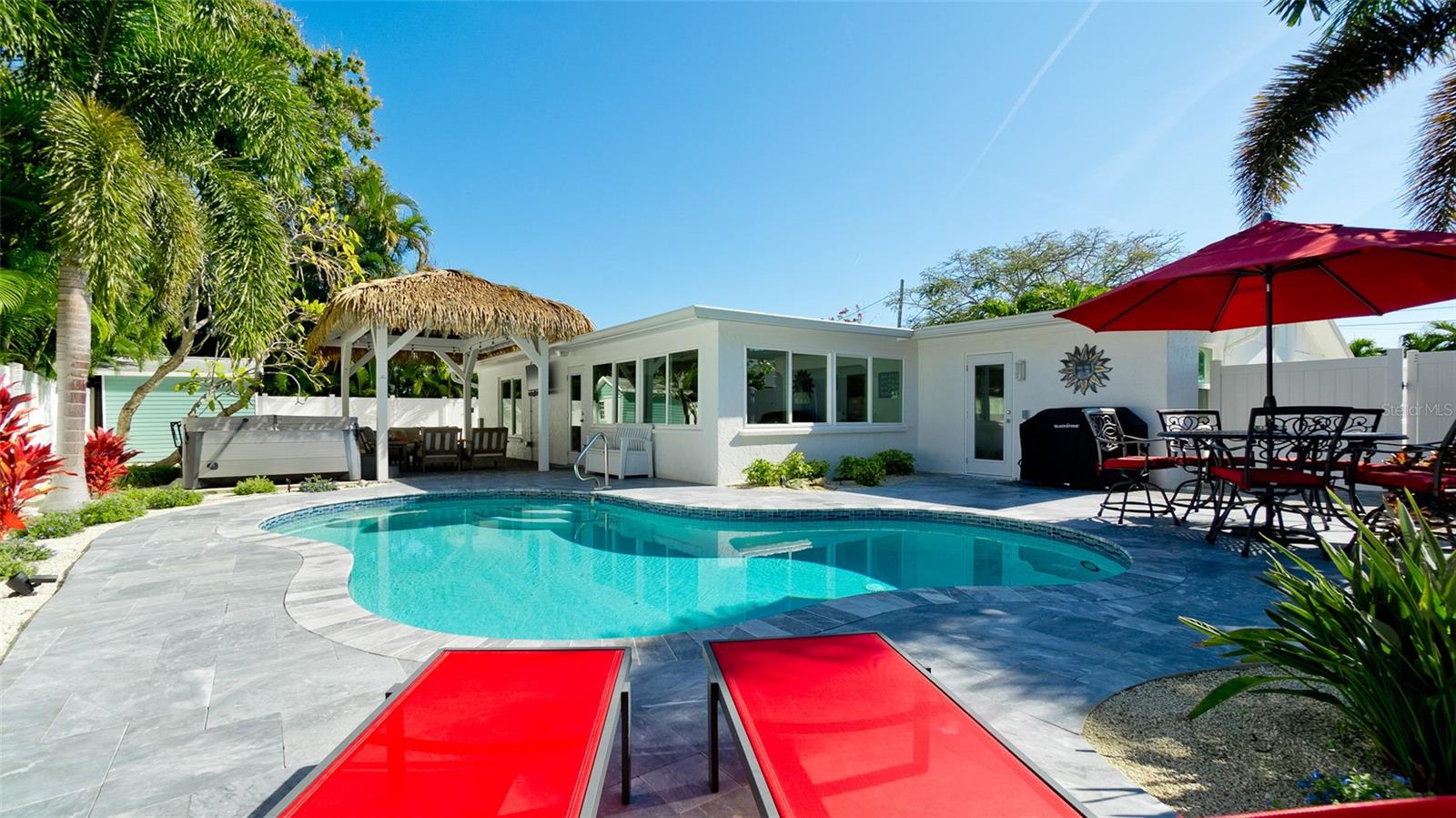 Listing photo id 4 for 504 69th Street