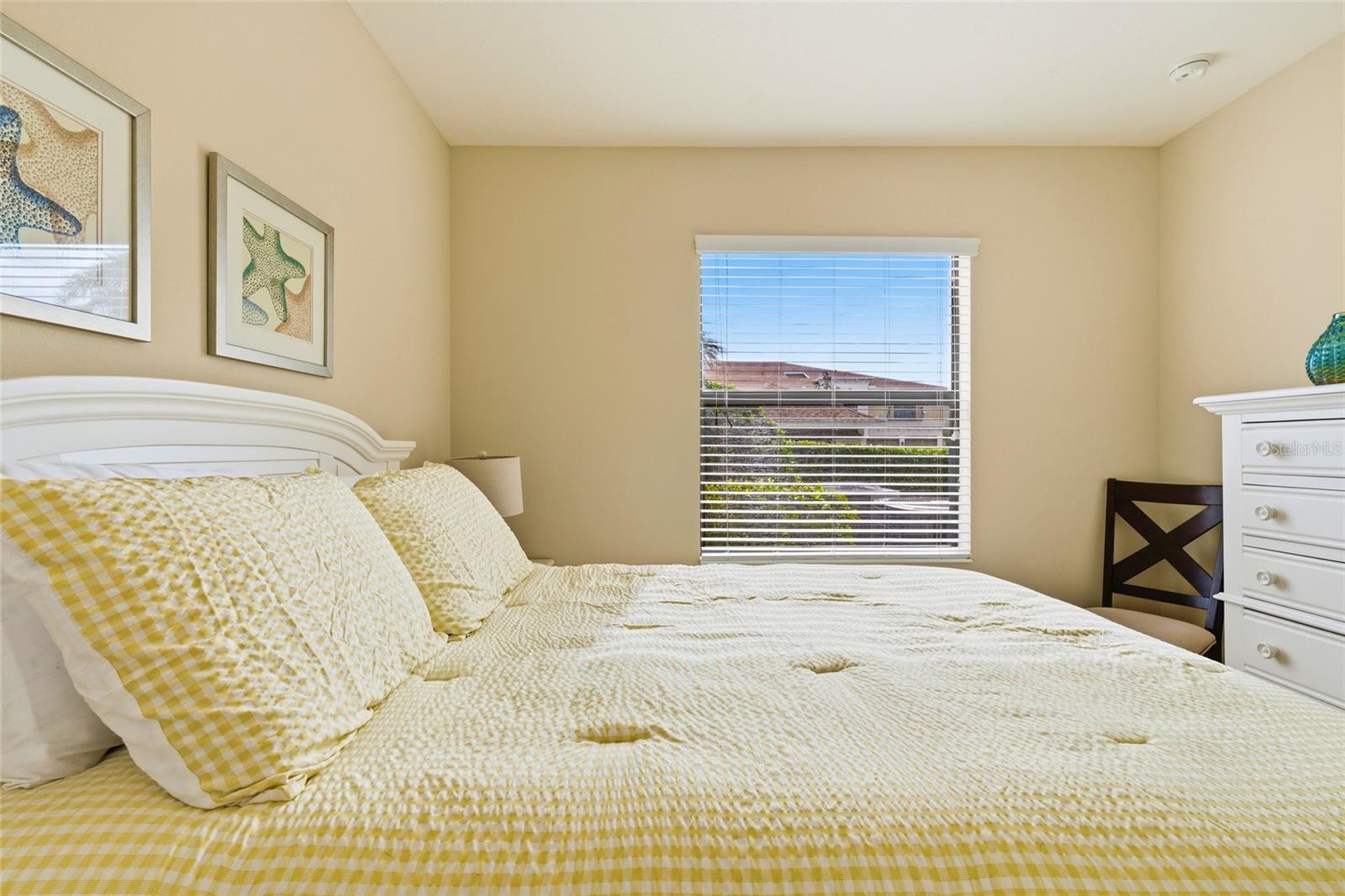 Image 19 of 35 For 7321 Skybird Road 397