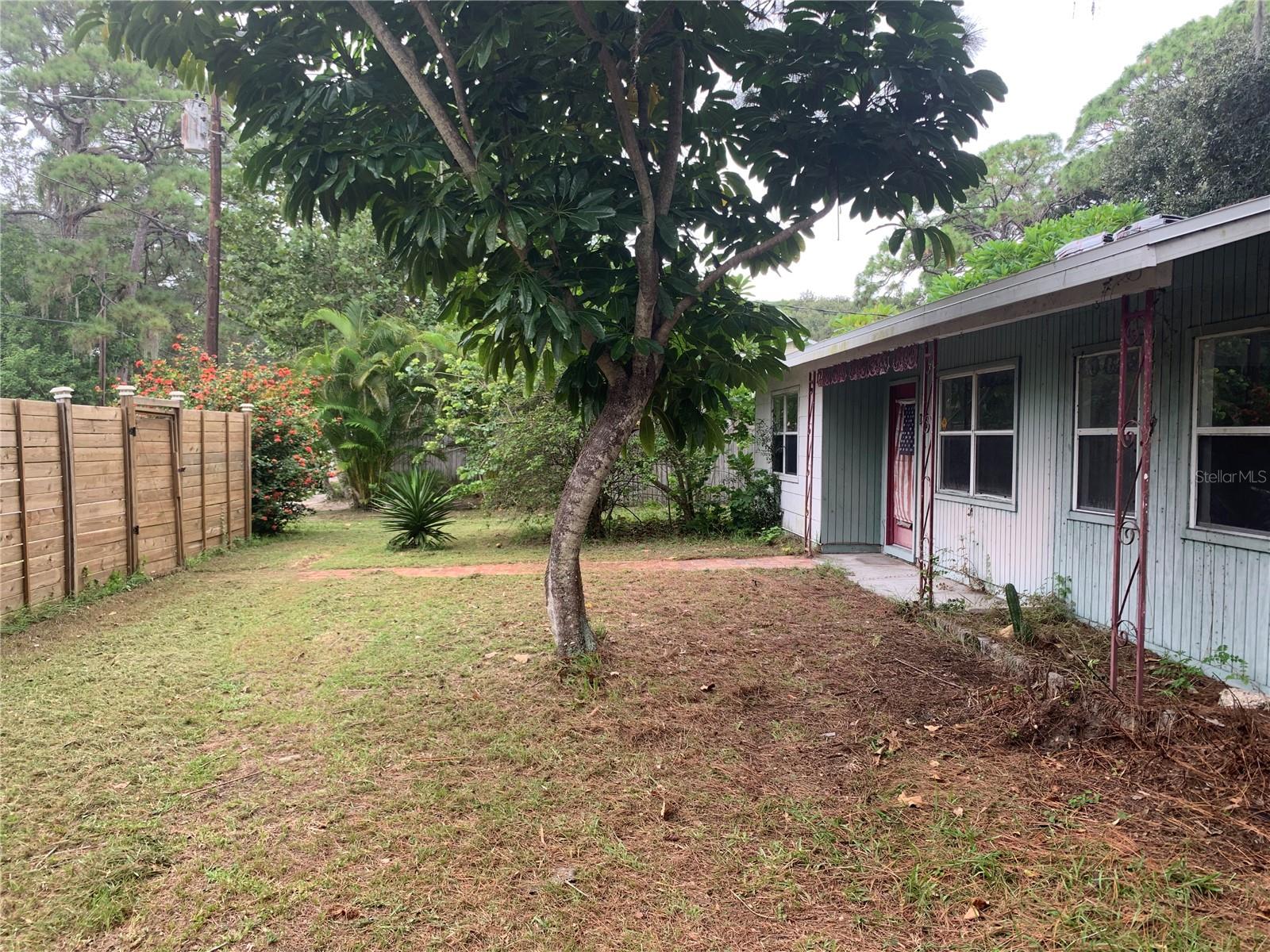 Image 3 of 13 For 1063 40th Street