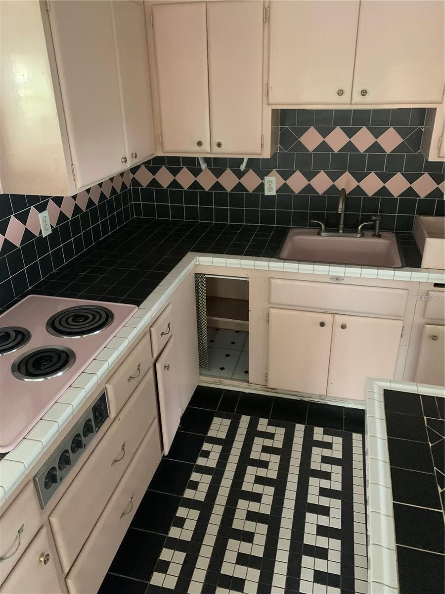 Image 8 of 13 For 1063 40th Street