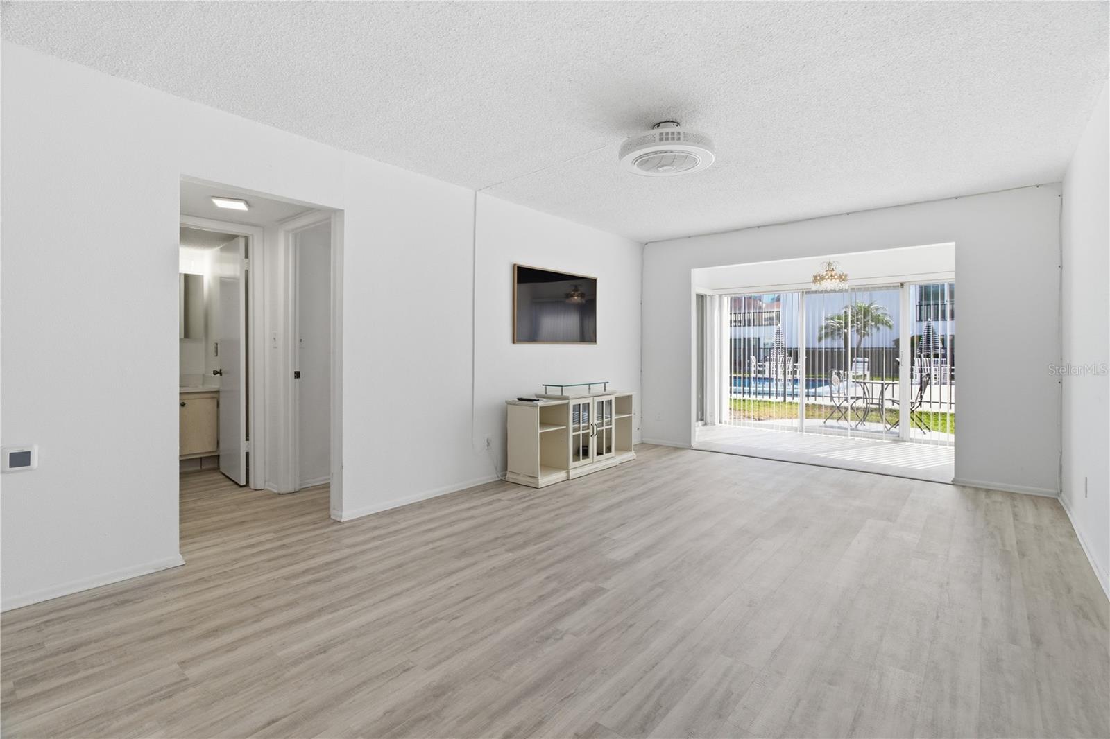 Image 10 of 39 For 2060 Marilyn Street 127