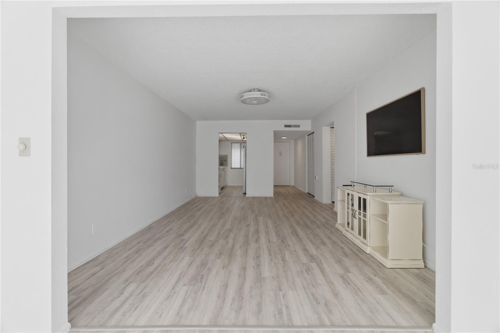 Image 24 of 39 For 2060 Marilyn Street 127