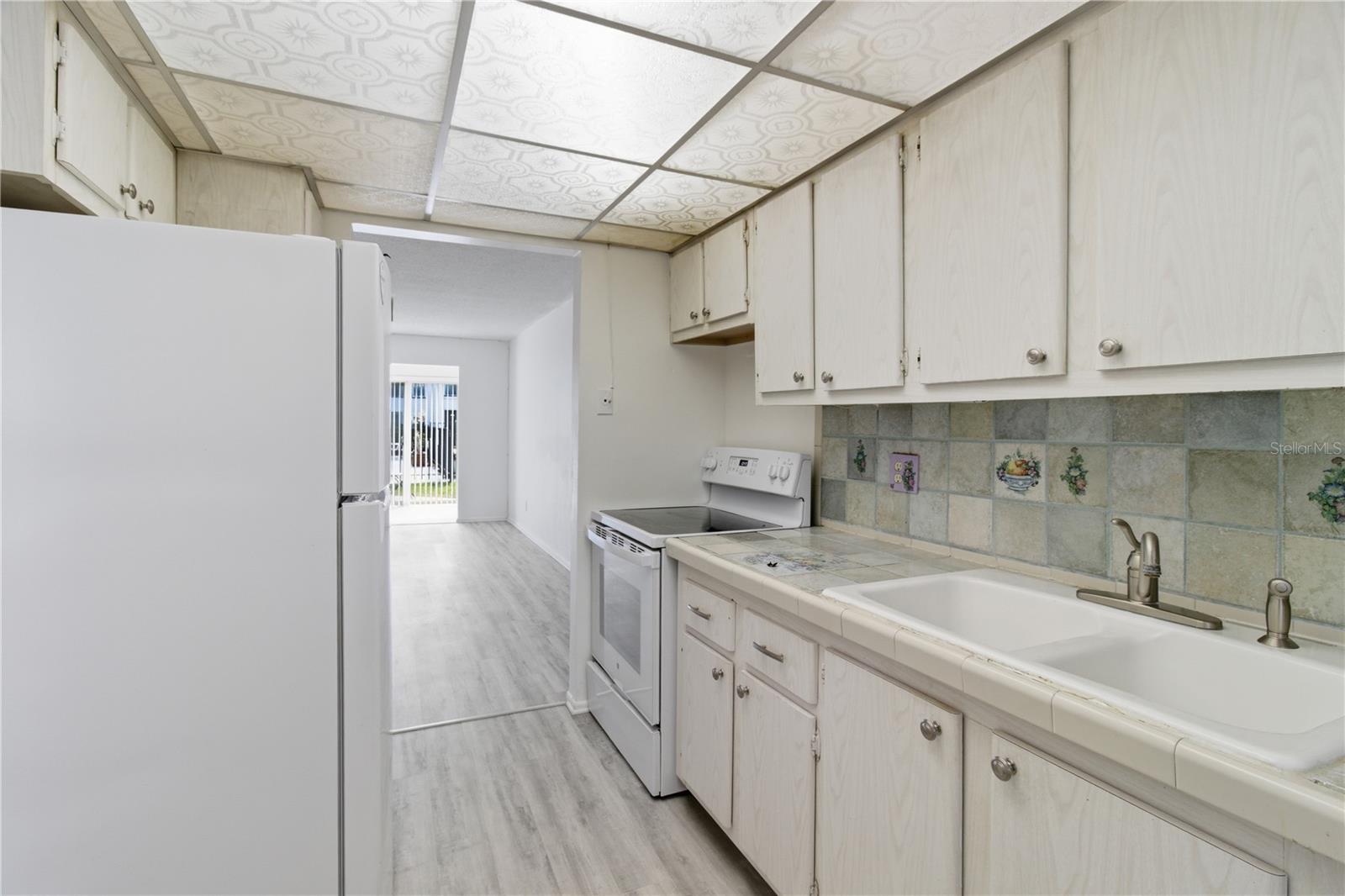 Image 7 of 39 For 2060 Marilyn Street 127