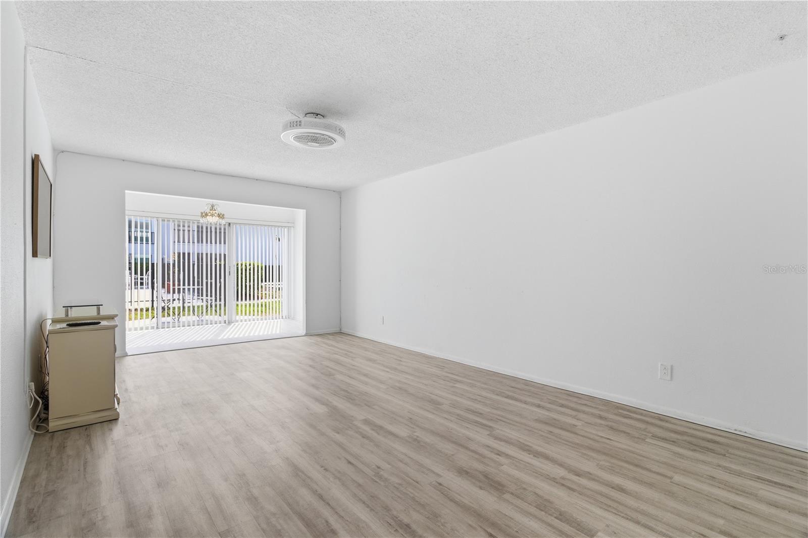 Image 9 of 39 For 2060 Marilyn Street 127