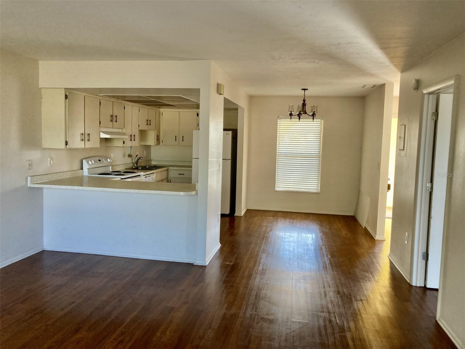 Image 4 of 8 For 5008 Manatee Avenue W 1