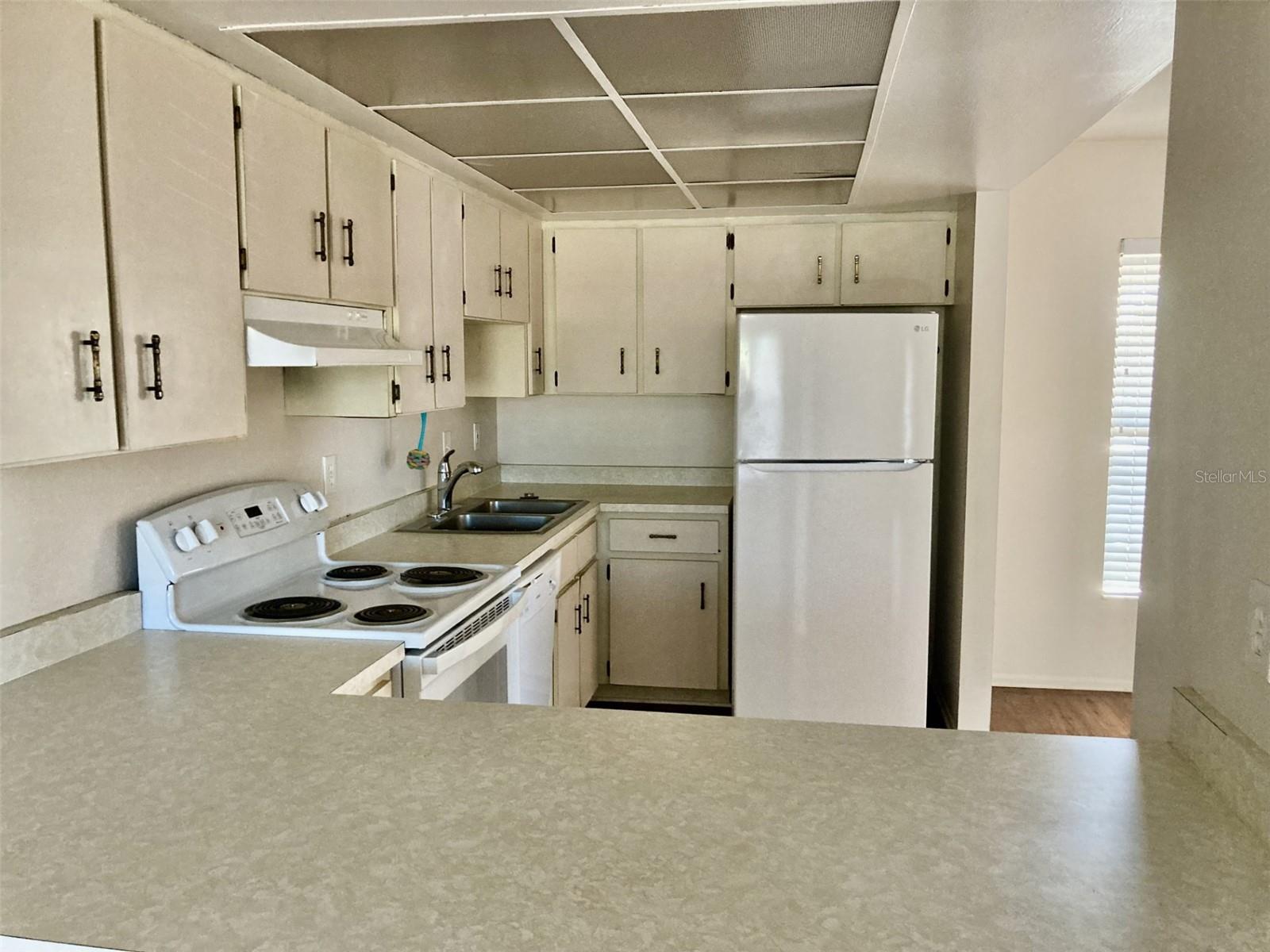 Image 5 of 8 For 5008 Manatee Avenue W 1