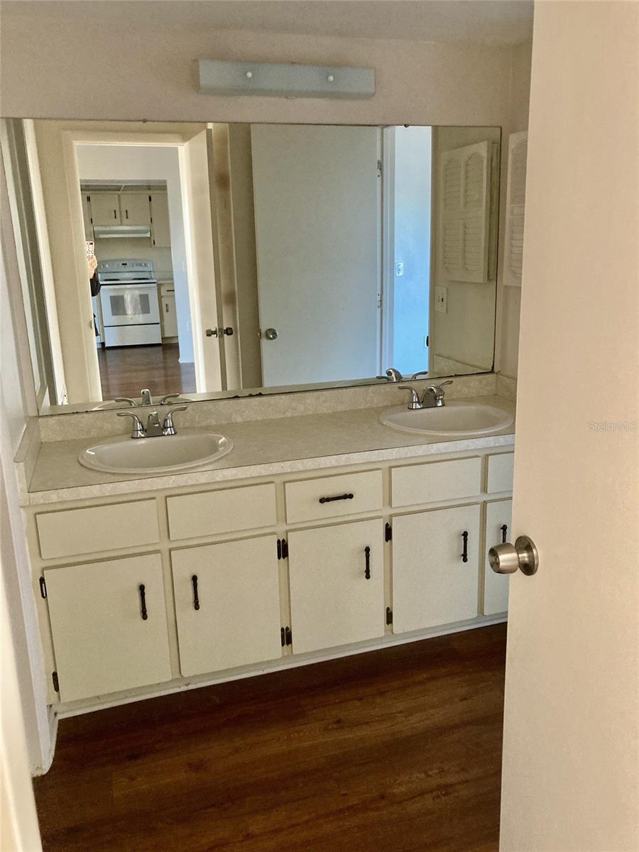 Image 8 of 8 For 5008 Manatee Avenue W 1