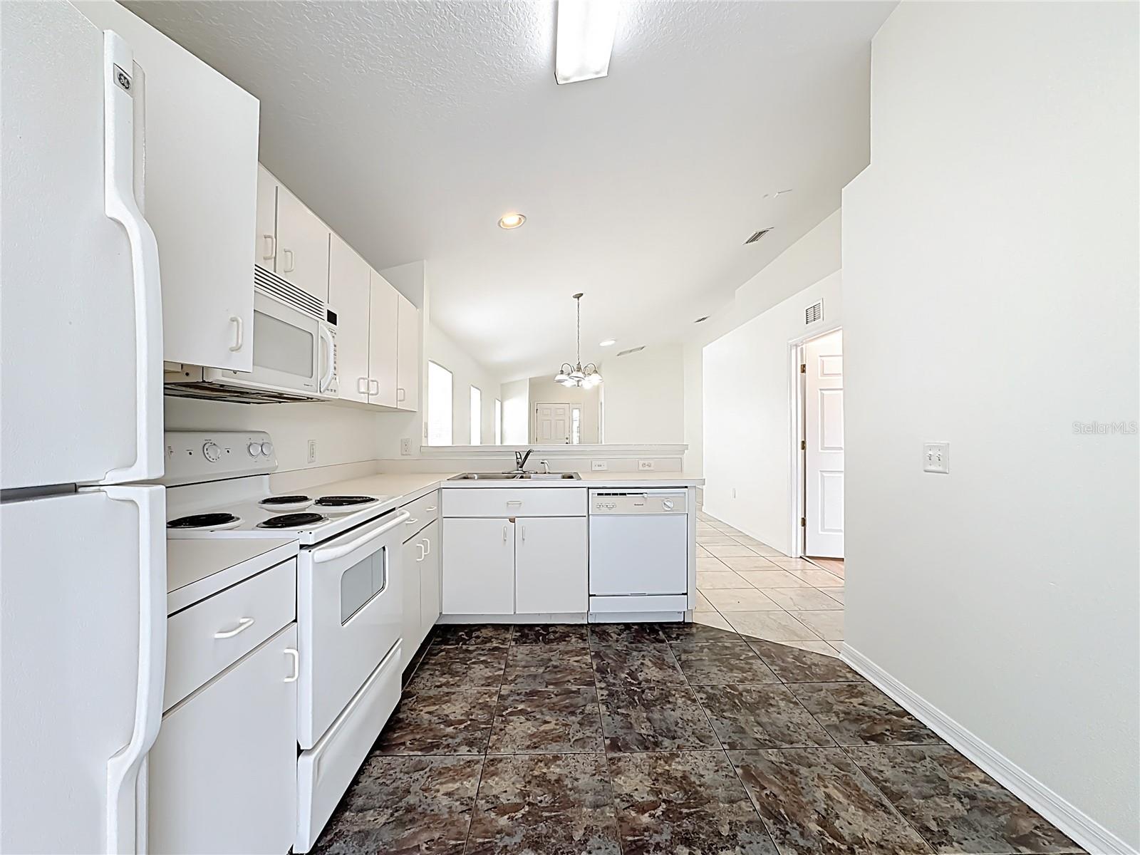 Image 11 of 25 For 4011 Day Bridge Place