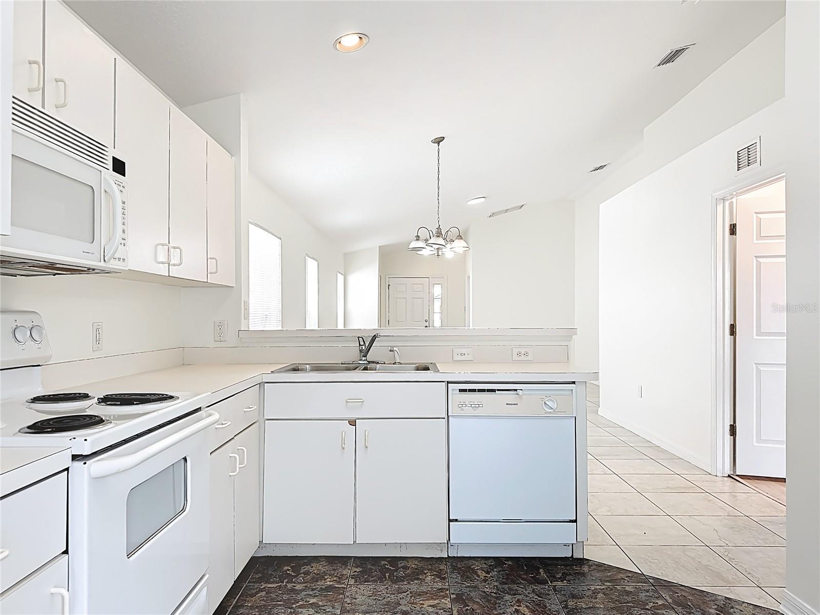 Image 12 of 25 For 4011 Day Bridge Place