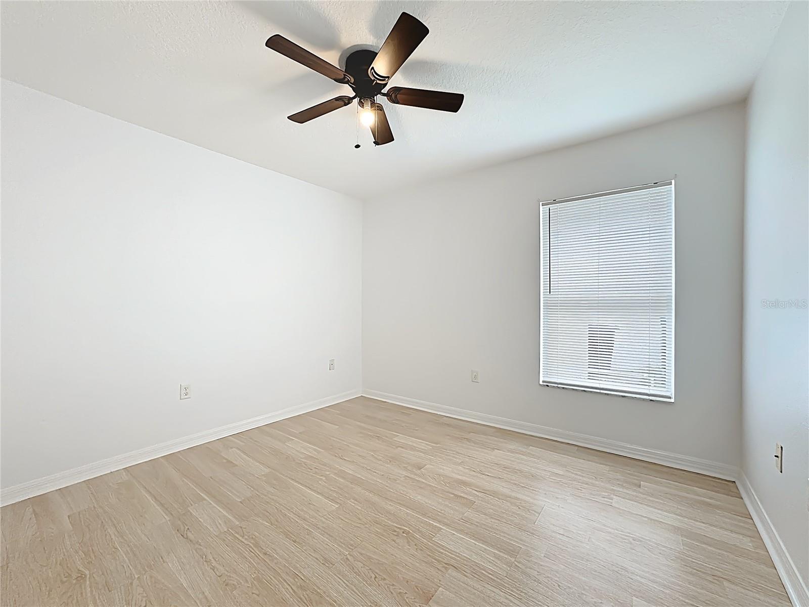 Image 13 of 25 For 4011 Day Bridge Place