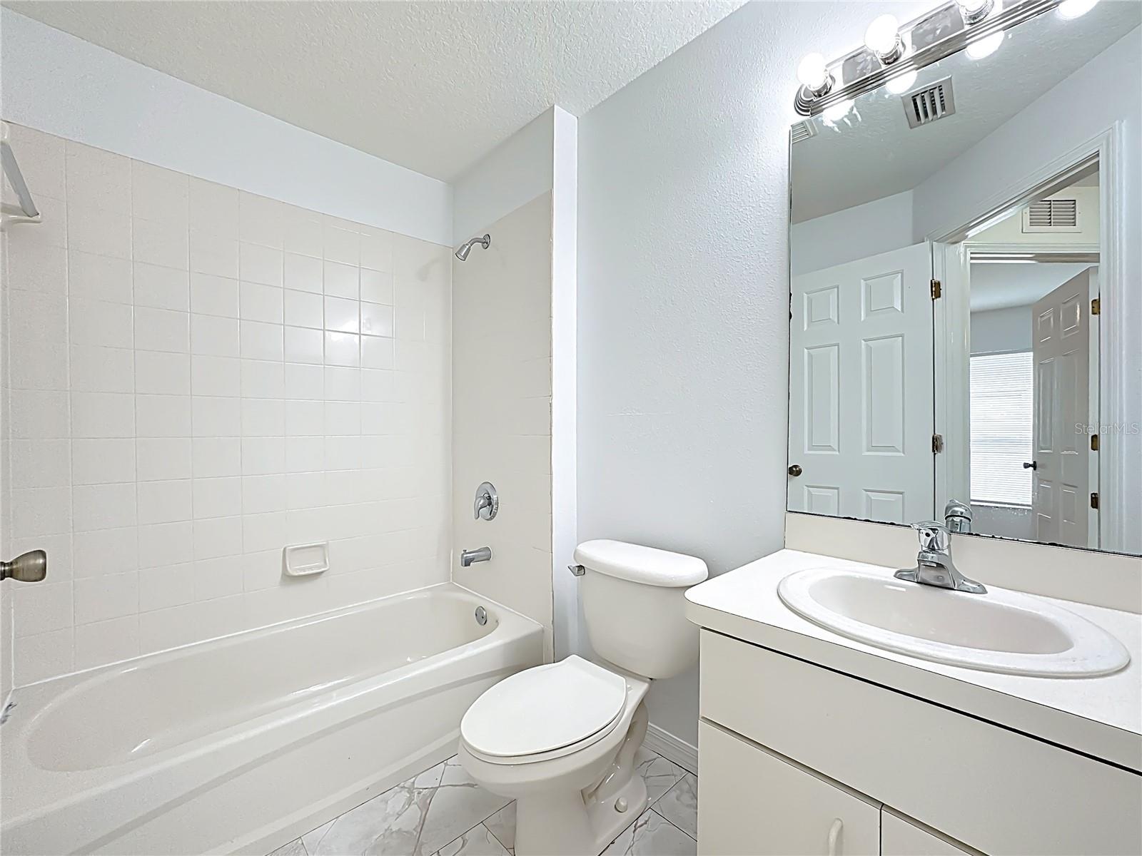 Image 15 of 25 For 4011 Day Bridge Place