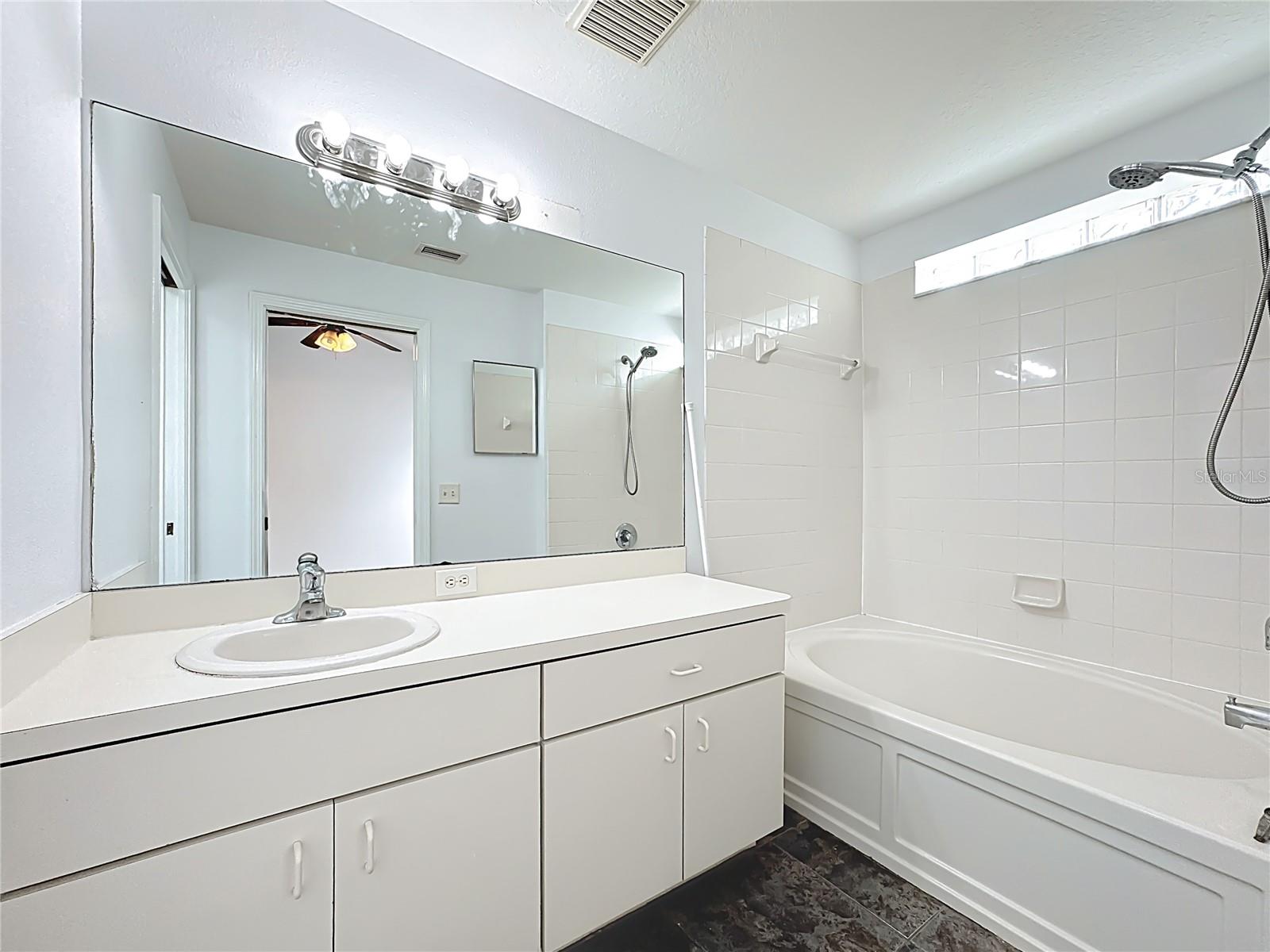 Image 22 of 25 For 4011 Day Bridge Place