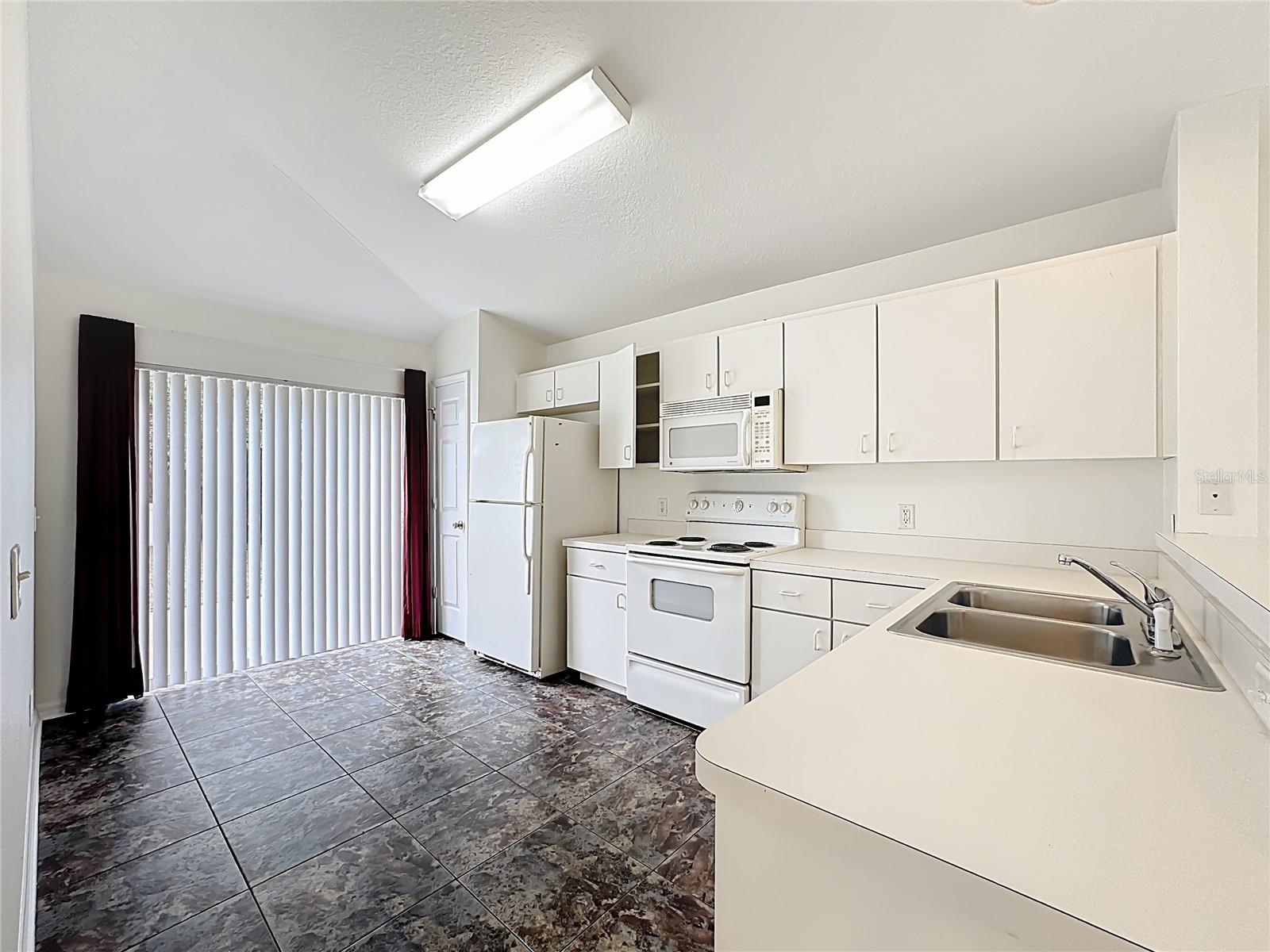 Image 7 of 25 For 4011 Day Bridge Place