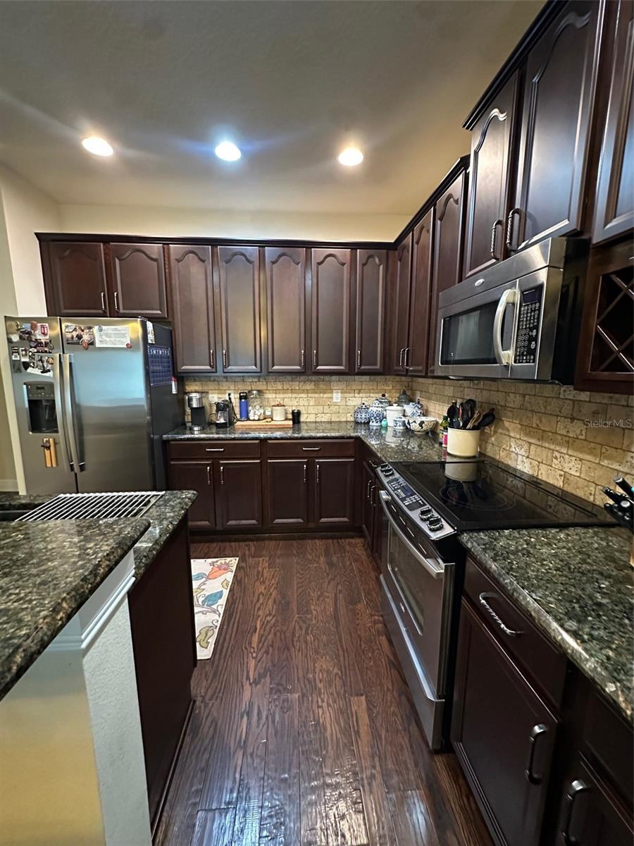 Image 5 of 15 For 7704 Desoto Street