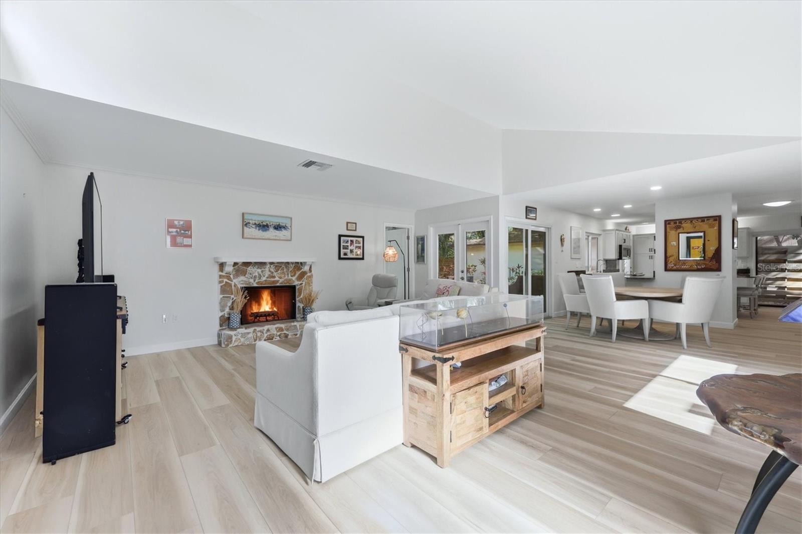 Image 11 of 55 For 2510 Nightingale Lane 54