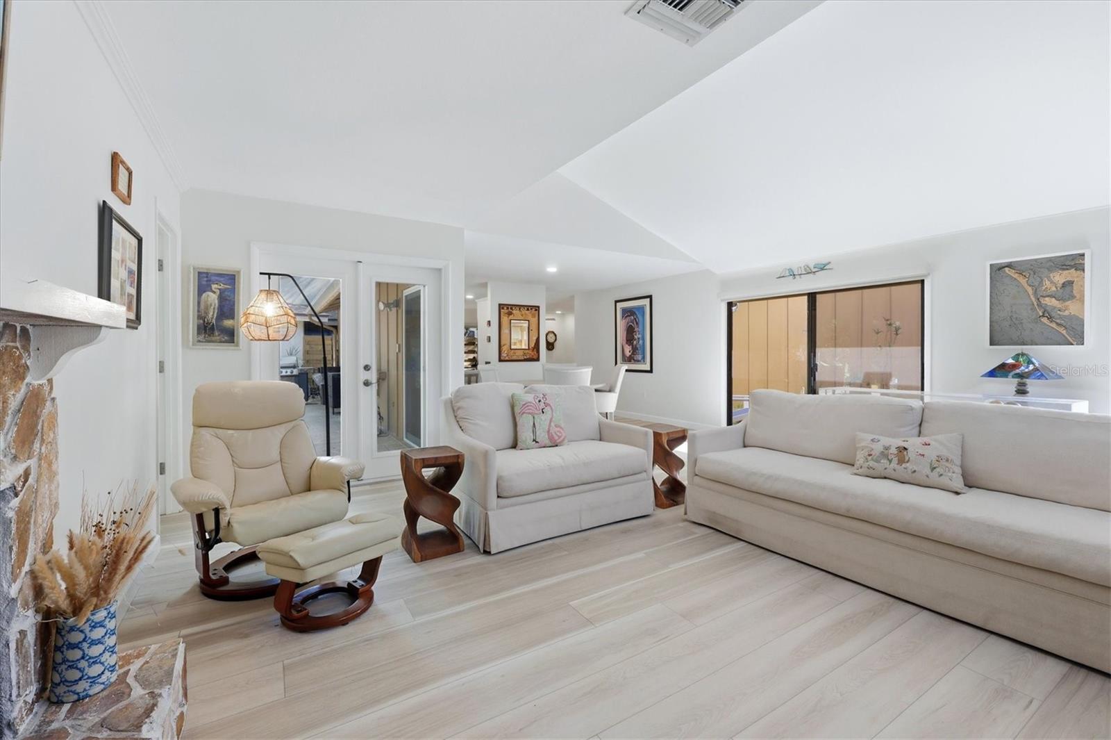 Image 12 of 55 For 2510 Nightingale Lane 54