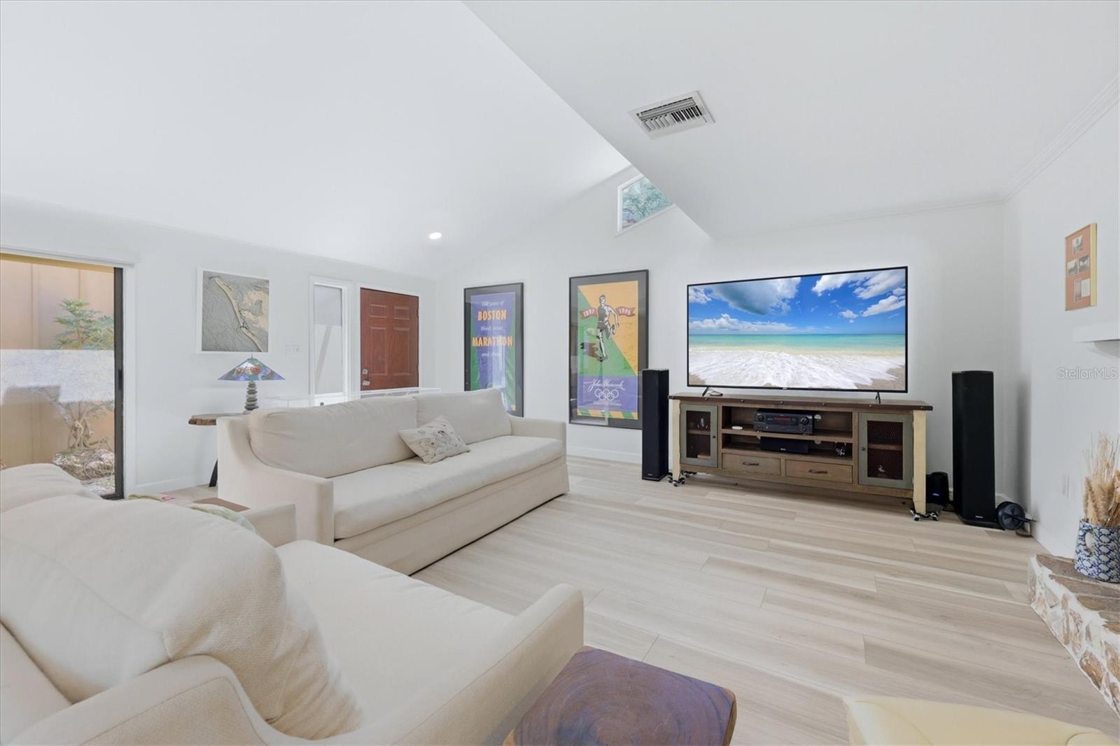 Image 13 of 55 For 2510 Nightingale Lane 54