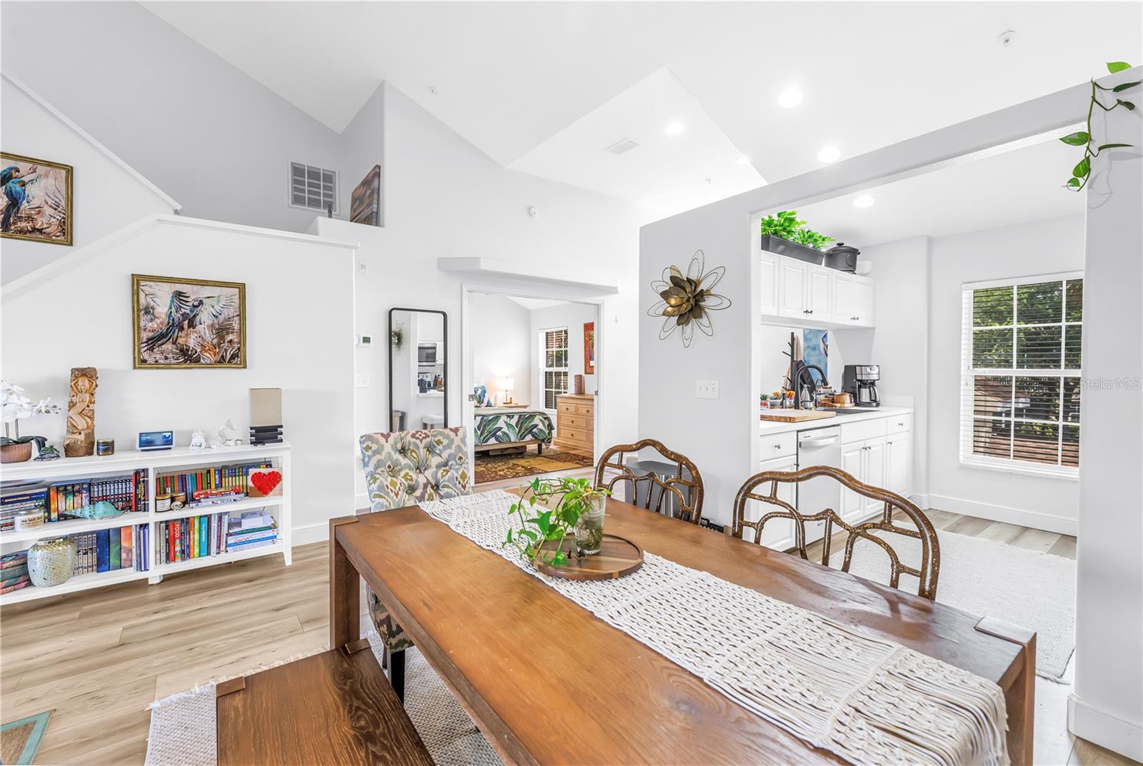 Image 10 of 33 For 8350 Wingate Drive 925