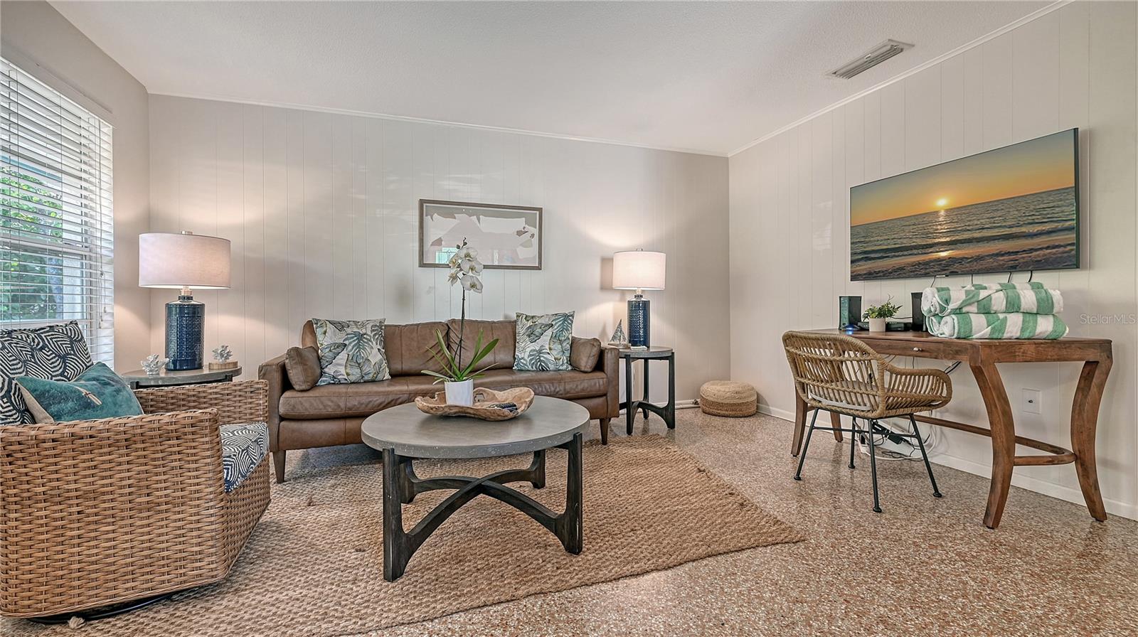 Image 16 of 83 For 107 Pine Avenue