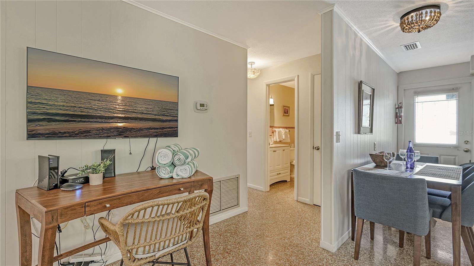 Image 19 of 83 For 107 Pine Avenue