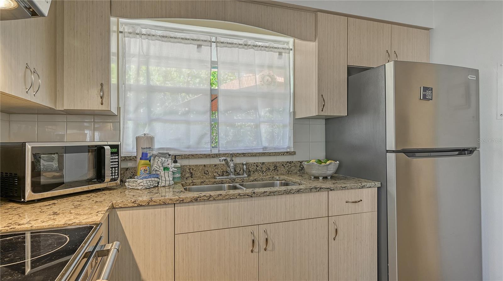 Image 22 of 83 For 107 Pine Avenue